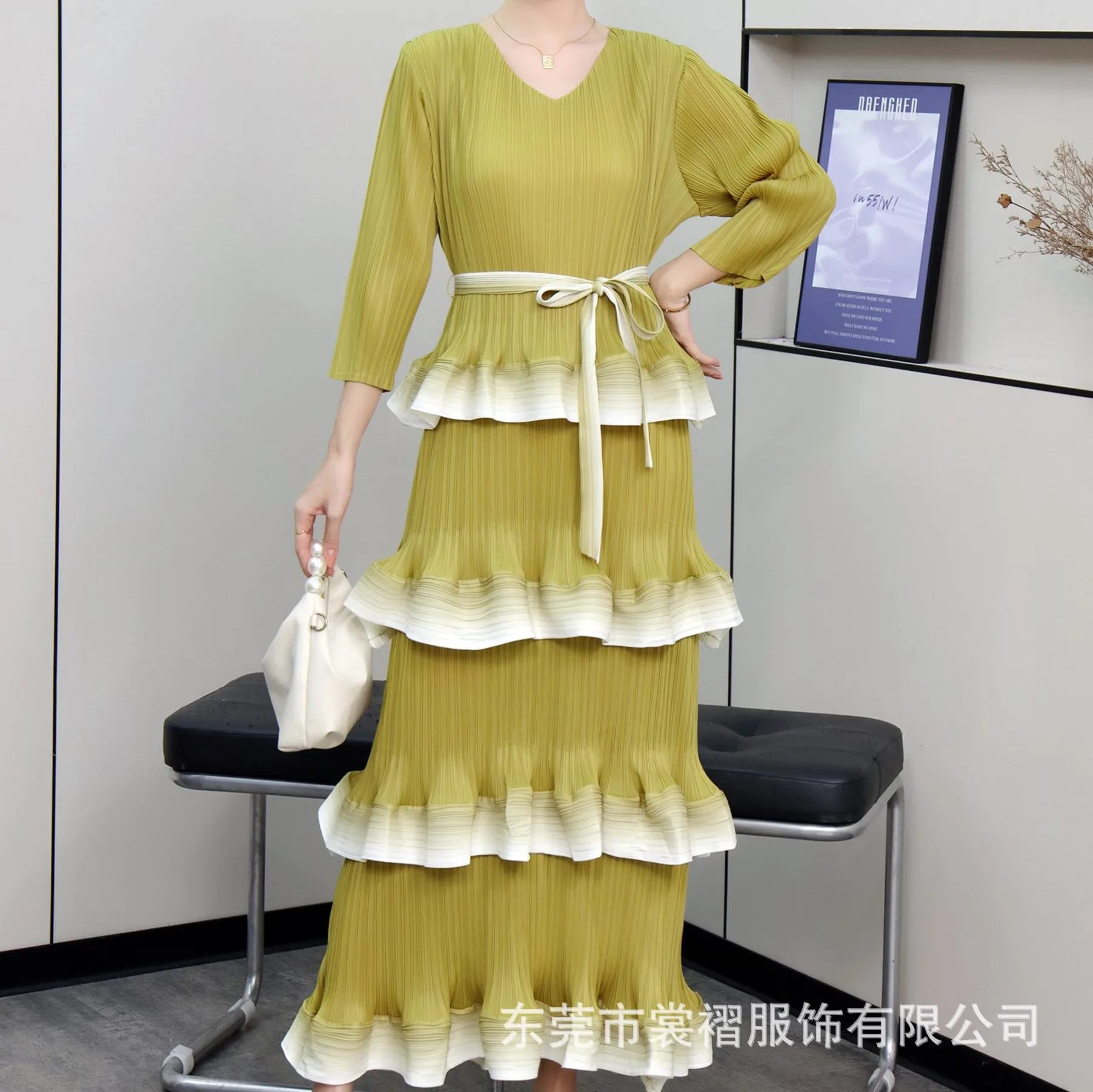 Alsey saia de bolo em camadas com decote em v design sentido plissado sentido sênior moda casual versátil vestidos femininos 2025 verão novo