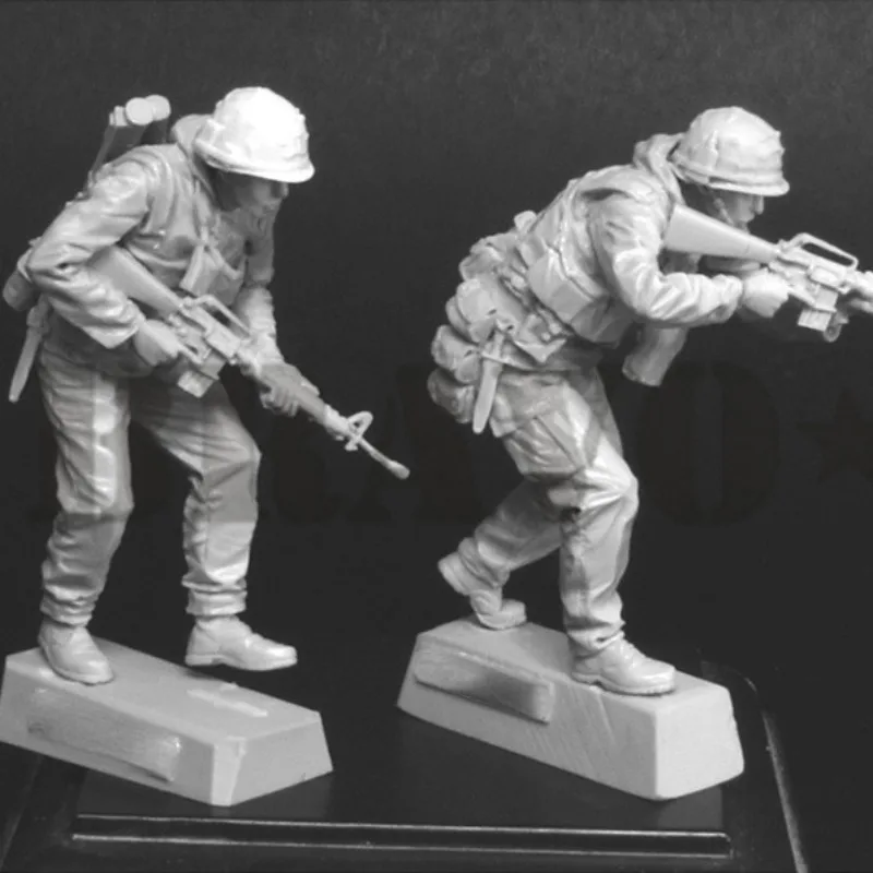 1/35 Scale Resin Figure Model Kit Military Theme Miniature Toy U.s.m.c.round The Corner 2 People Unassembled and Unpainted