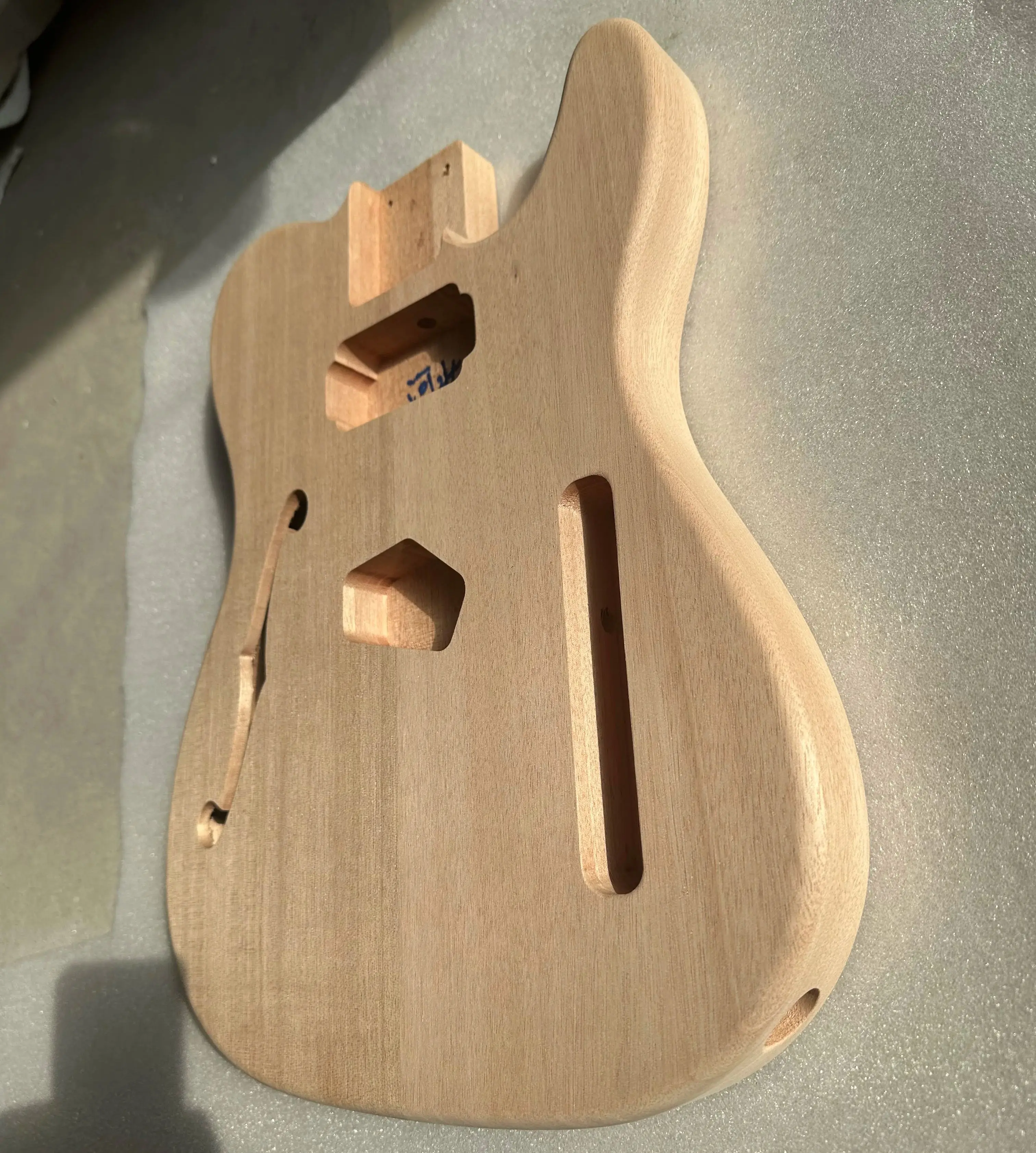 corps-de-guitare-electrique-hs-avance-bois-d'acajou-inacheve-trou-f-poche-de-565cm-remplacement-de-bricolage-partie-de-baril-tl-haute-qualite