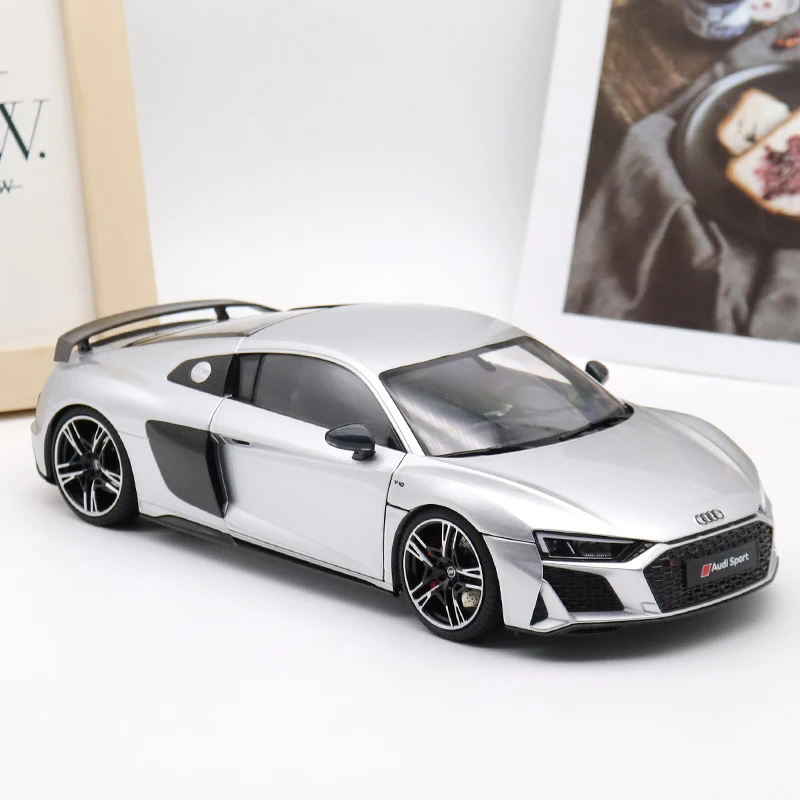 Audi R8 V10 1:18 Die-Cast Metal Car Model