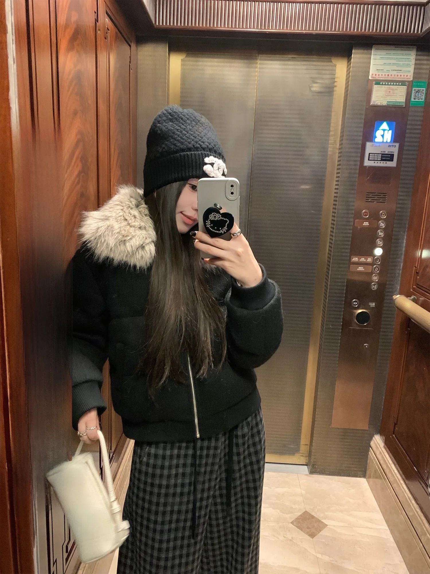 

Hhi Women's Winter Puffer Jaet White Du down Fur Collar Eco-friendly Initial Snow Unique Design Warm Outerwear Coat