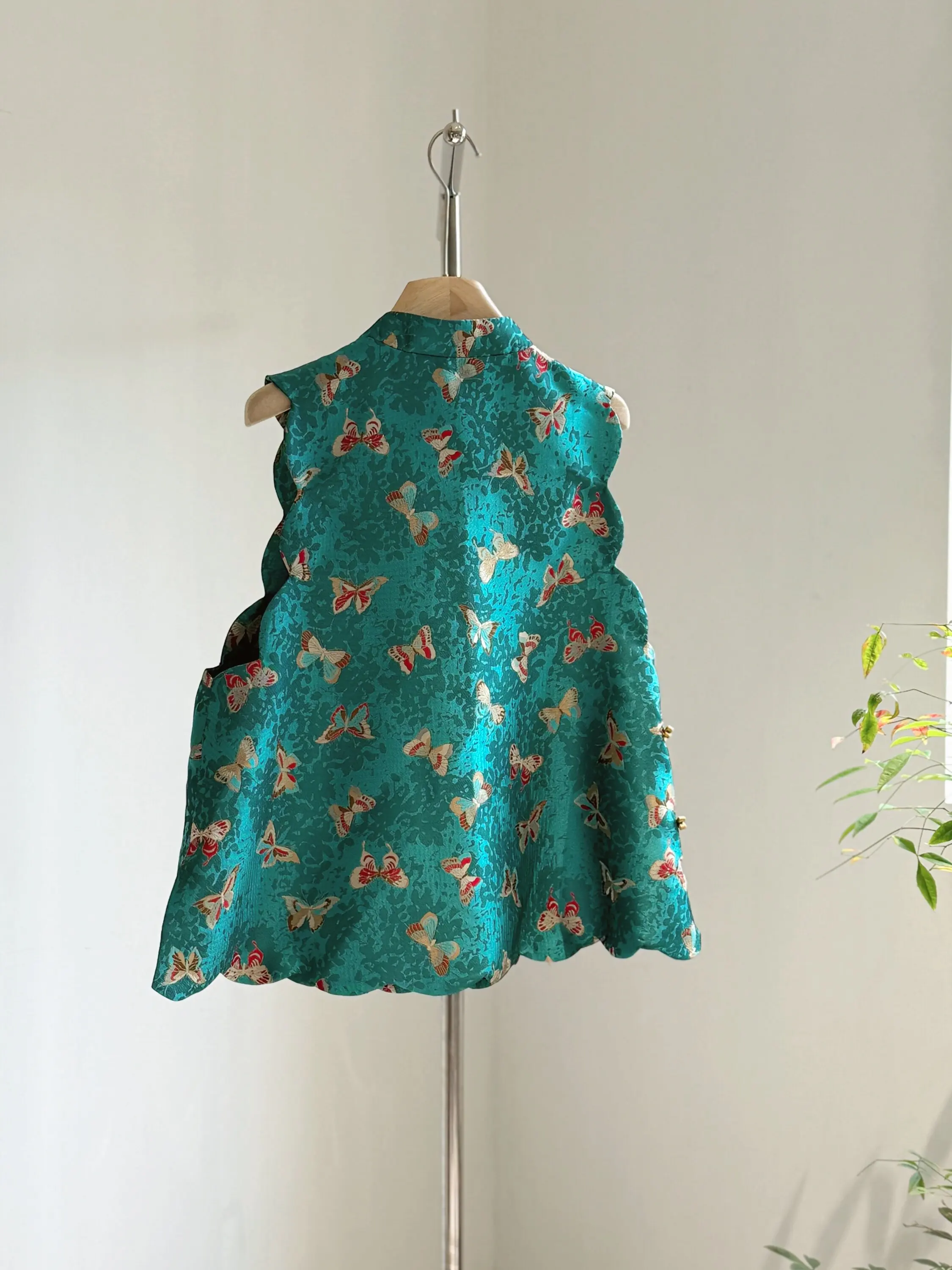 2026 Spring Summer Women Sleeveless Ruffles Chinese Style Butterfly Pattern Green Vest Coat , Woman Vintage Vests Coats