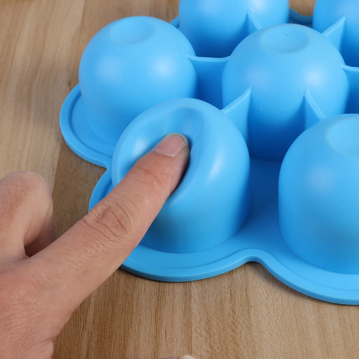 2個入りプレミアム食品グレードシリコン製ベビーフード保存トレイ、7つのコンパートメント付き、冷凍庫・電子レンジ対応蓋付き、自家製ピューレ用