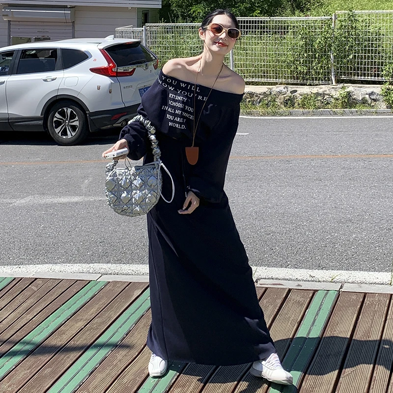 

Korean-style off-shoulder letter print sweatshirt and high-waisted drawstring skirt set