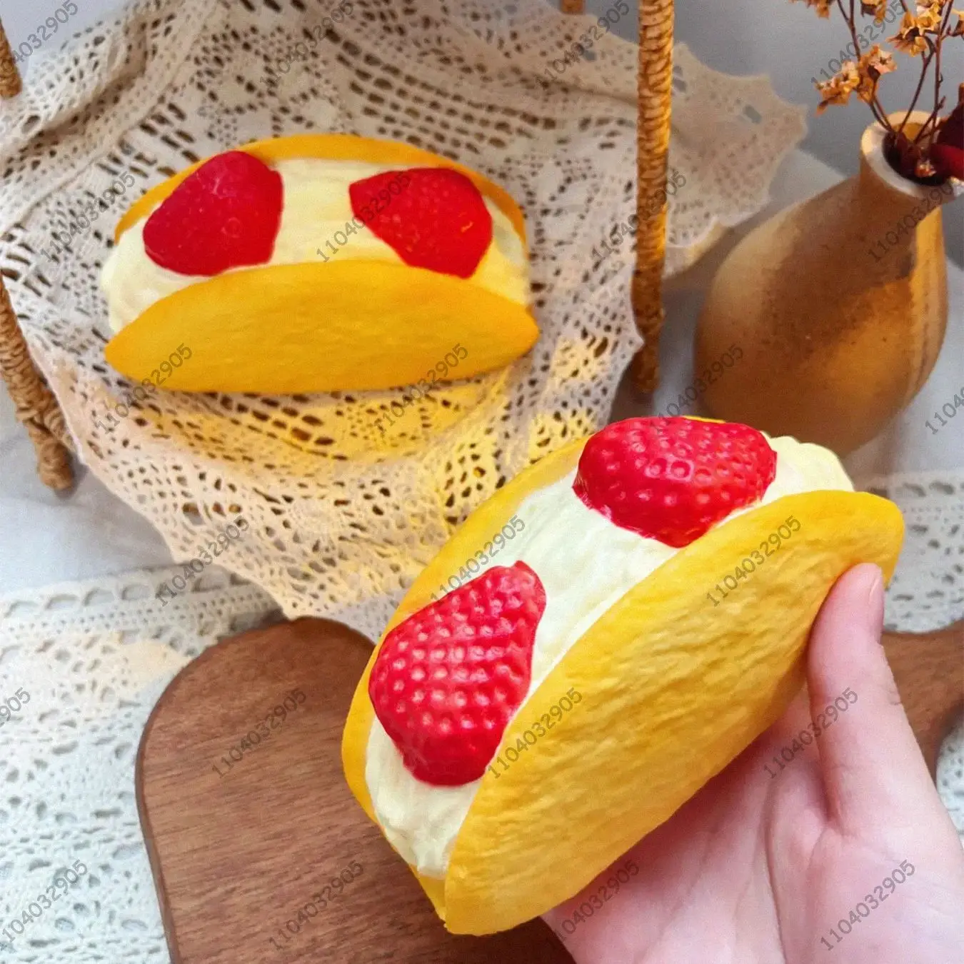 Rollo de crema de fresa, croissant de frambuesa blando de crecimiento lento, postre, juguete para apretar de rebote lento, liberación de estrés, regalo relajante de mano