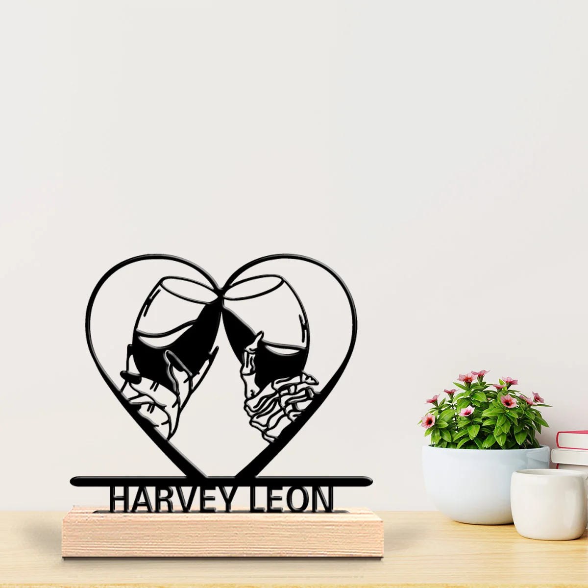 1 Stück Mode personalisierte benutzerdefinierte Wein Prost Metallstatuen Metallkunst mit Holzsockel geeignet als Paar-Geschenk, romantisches Geschenk,