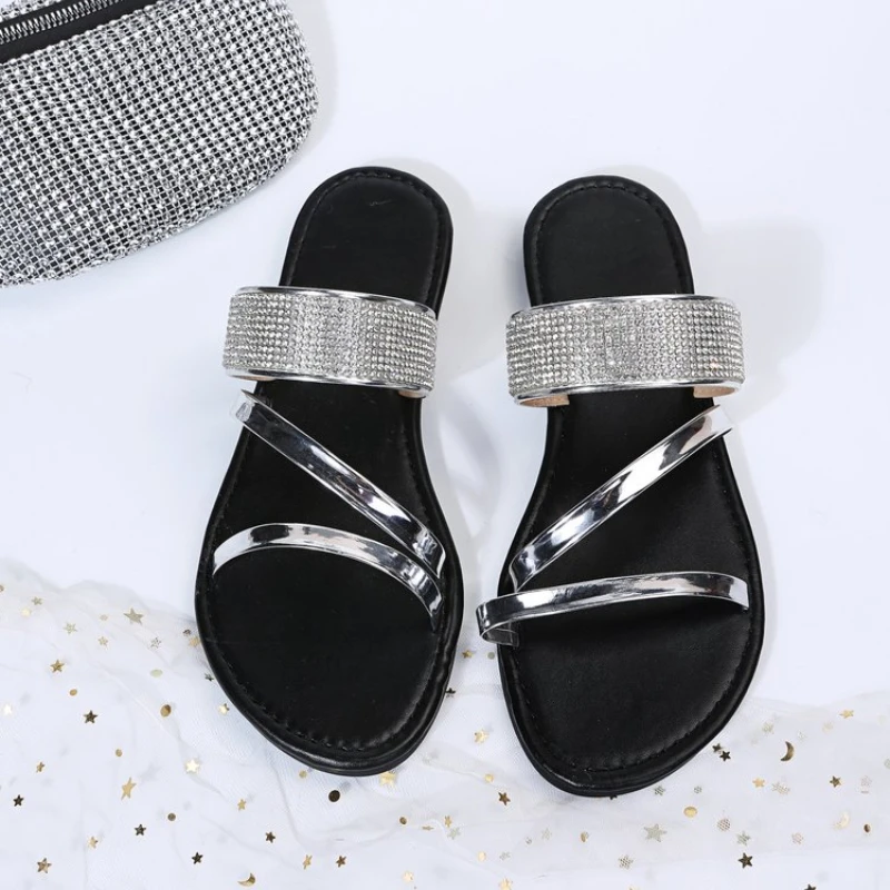 2023 Summer New Women\'s Fashion Gold Silver Patent Leather Flat Heel Sandals Bling Rhinestone Narrow Band Beach Casual Slippers