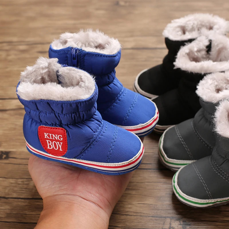 أحذية جوارب شتوية للفتيات الصغيرات مع تطريز على شكل قلب، أحذية كاحل مرنة دافئة، ملابس كاجوال من القماش الناعم لجميع المواسم