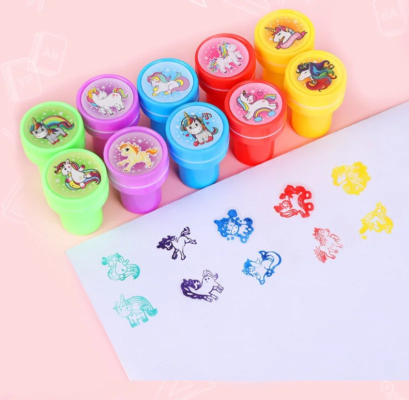 10Pcs 귀여운 유니콘 테마 파티 셀프 잉크 스탬프 어린이를위한 장난감 생일 파티는 학교 보상을 선호합니다 베이비 샤워 선물 Pinata 필러