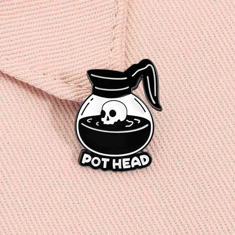 Kaffeekanne Kopf Emaille Pin Fantasy Film Fan NamePunk Schädel Skelett Kaffee Liebhaber Brosche Revers Abzeichen Schmuck Geschenk für Freunde