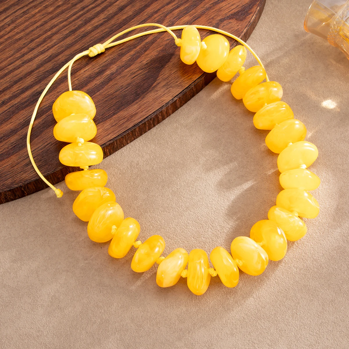 Ingemark 12 Farben Personalisierte Chunky Acryl-Perlen-Choker-Halskette für Frauen Boho Verstellbare Leder-Wachsseil-Kettenhalskette – Detail 6