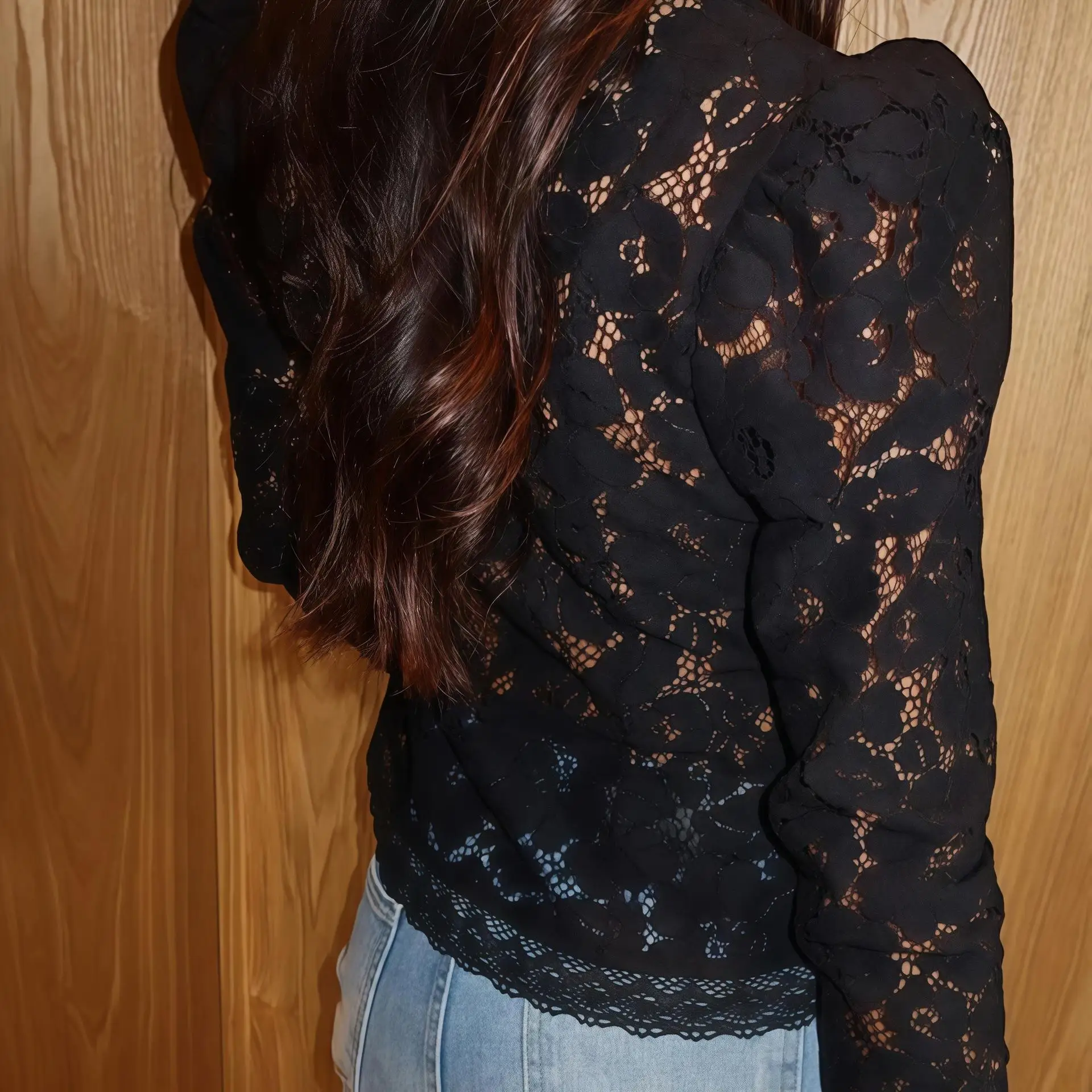 

New Faionable Lace irt Hollow out Breathable Stand Collar All Match Hollow out Design European Sle Women's Vest Top