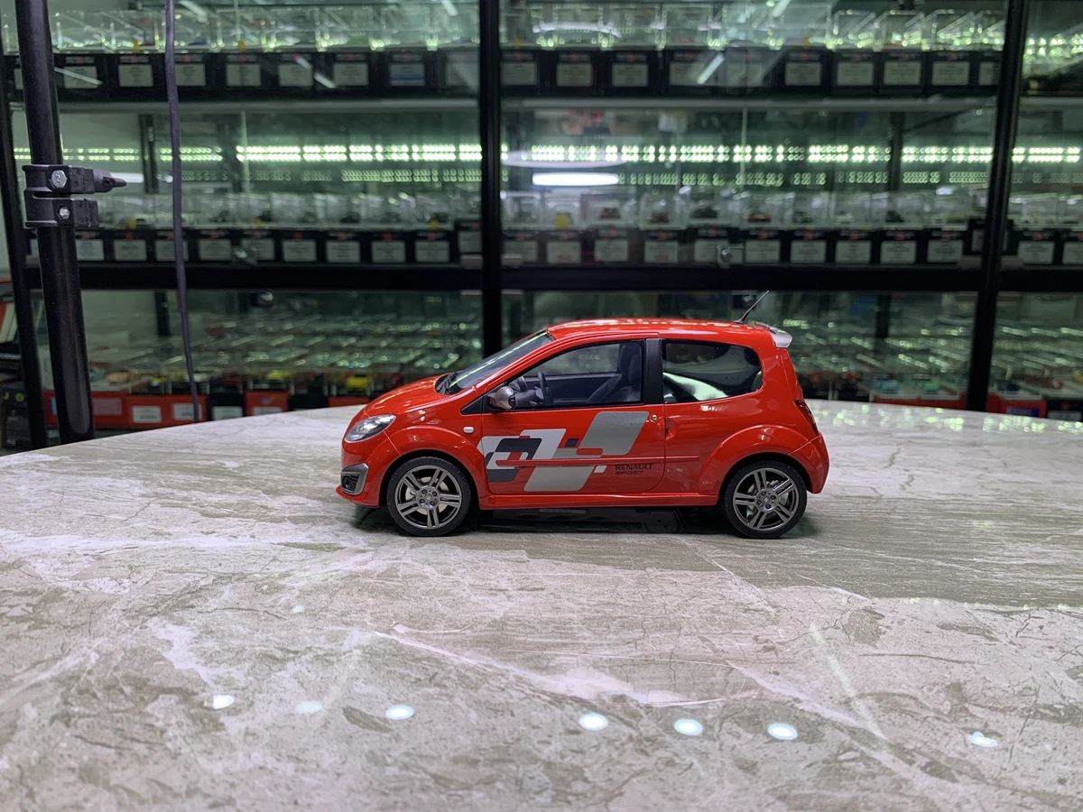OTTO 1:18 TWINGO RS المرحلة 1 الأحمر 2008 محاكاة طبعة محدودة الراتنج المعادن ثابت سيارة لعبة مجسمة هدية #2