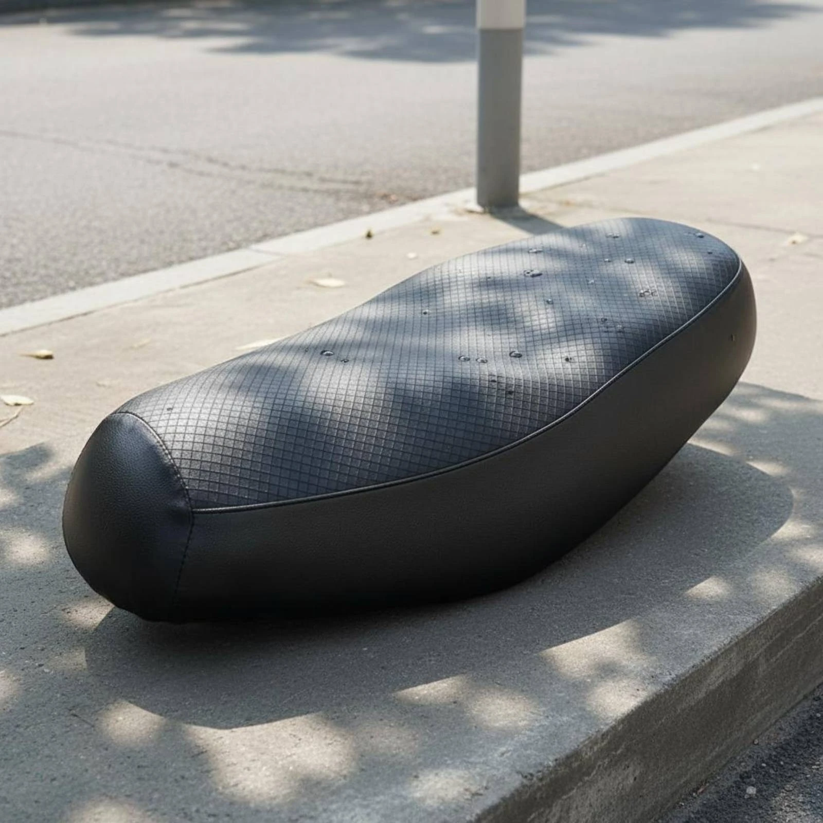 

Motorcycle Seat Cover Sun Protection Scooter Seat Cover Vehicle Accessory Anti-Slip Easy to Install for Outdoor Parking, Summer