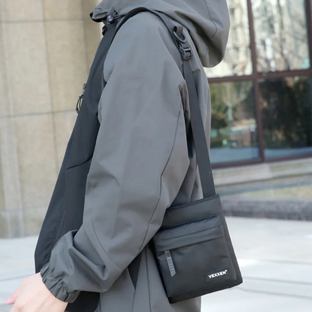 Casual Multifunctional Crossbody Phone Pouch Handheld Korean Style Small Shoulder Bag Solid Color Sports Male Square Bag Travel