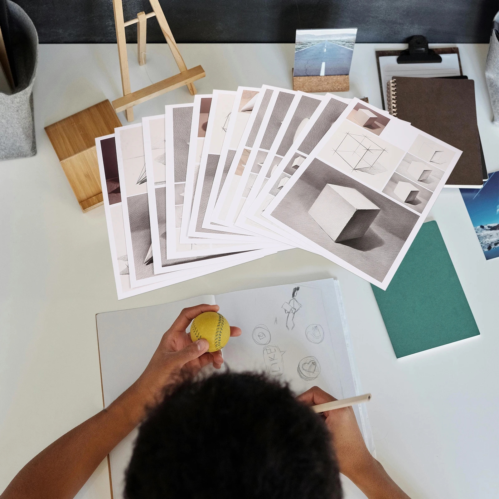 1 كتاب رسم مخطوطة يتميز بطاقات تدريب بتقنيات خطوة بخطوة لجميع مستويات المهارة، شكل نسخ ورقي سهل الحمل