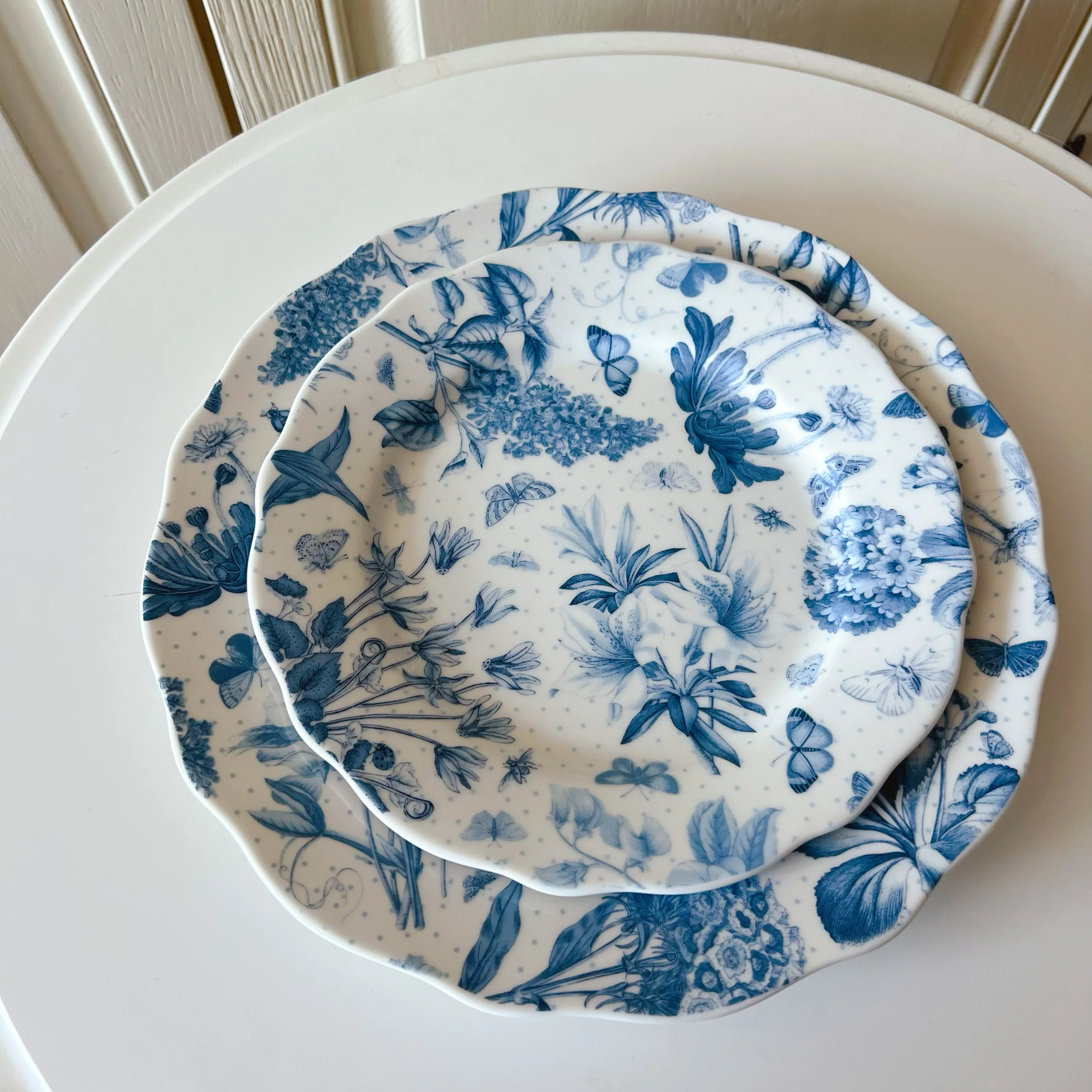 

Ceramic blue and white porcelain color matching plate, European style countryside new home decoration plate, vegetable plate