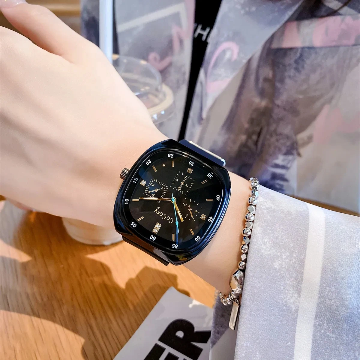 남녀공용 인터넷 유명인 패션 시계, 2023 신상 니치 접근 가능 고급 여성 K-스타일 심플 캐주얼 시계