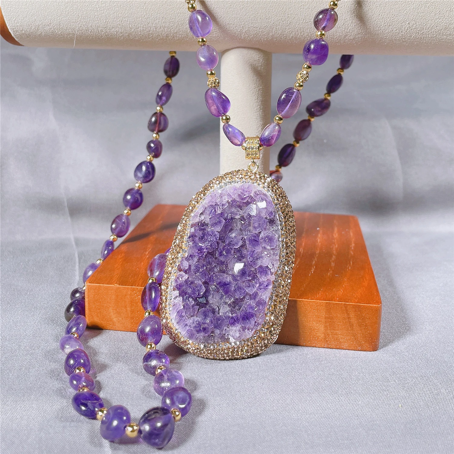 

Uruguay imported amethyst cave pendant necklace baroque sweater chain women's jewelry handmade crafts