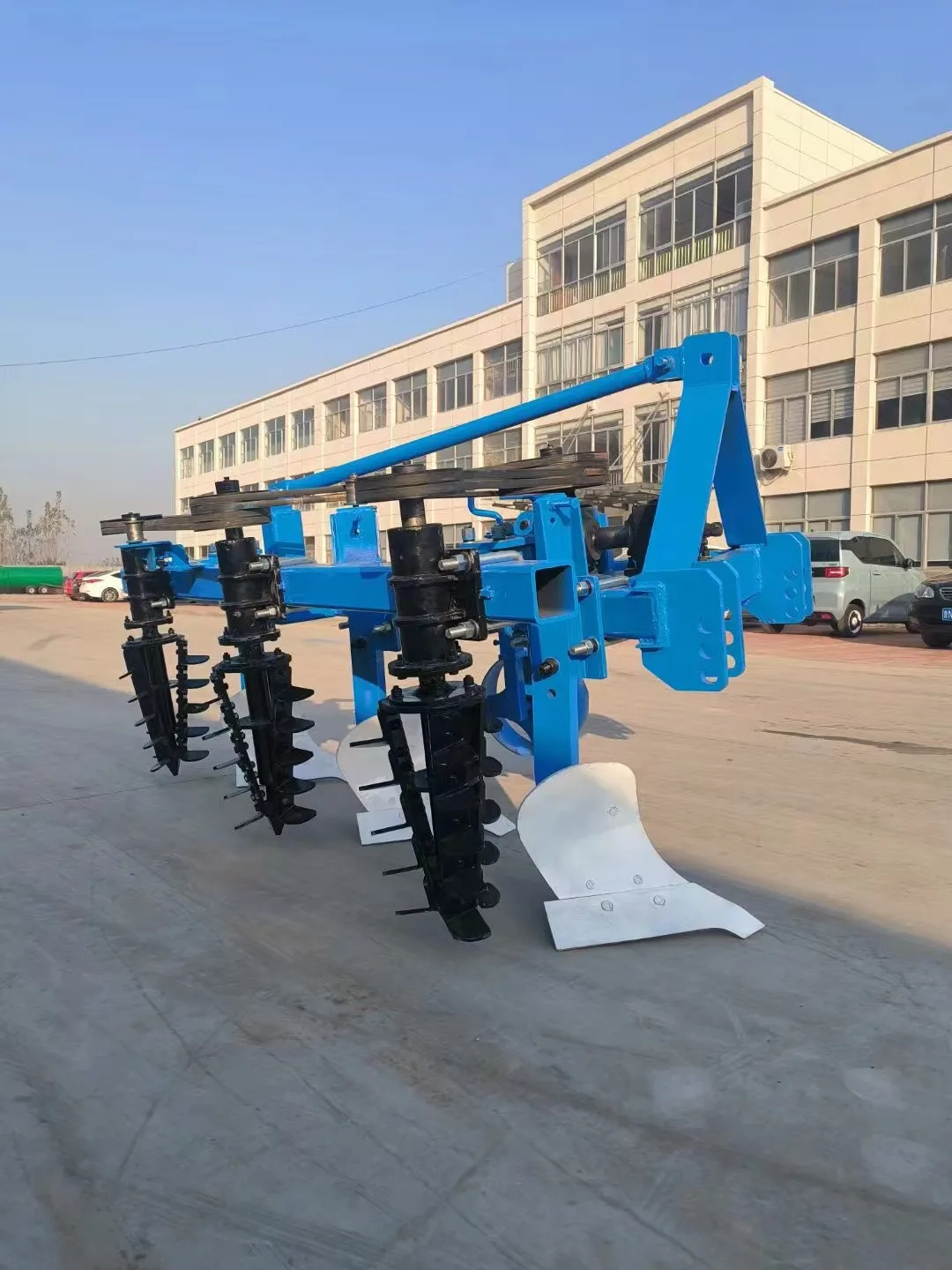 Hot Sale Agricultural Rotary Tiller New Farm Tractor Three-Point Suspension Plow Machine for Home Use Gear Components