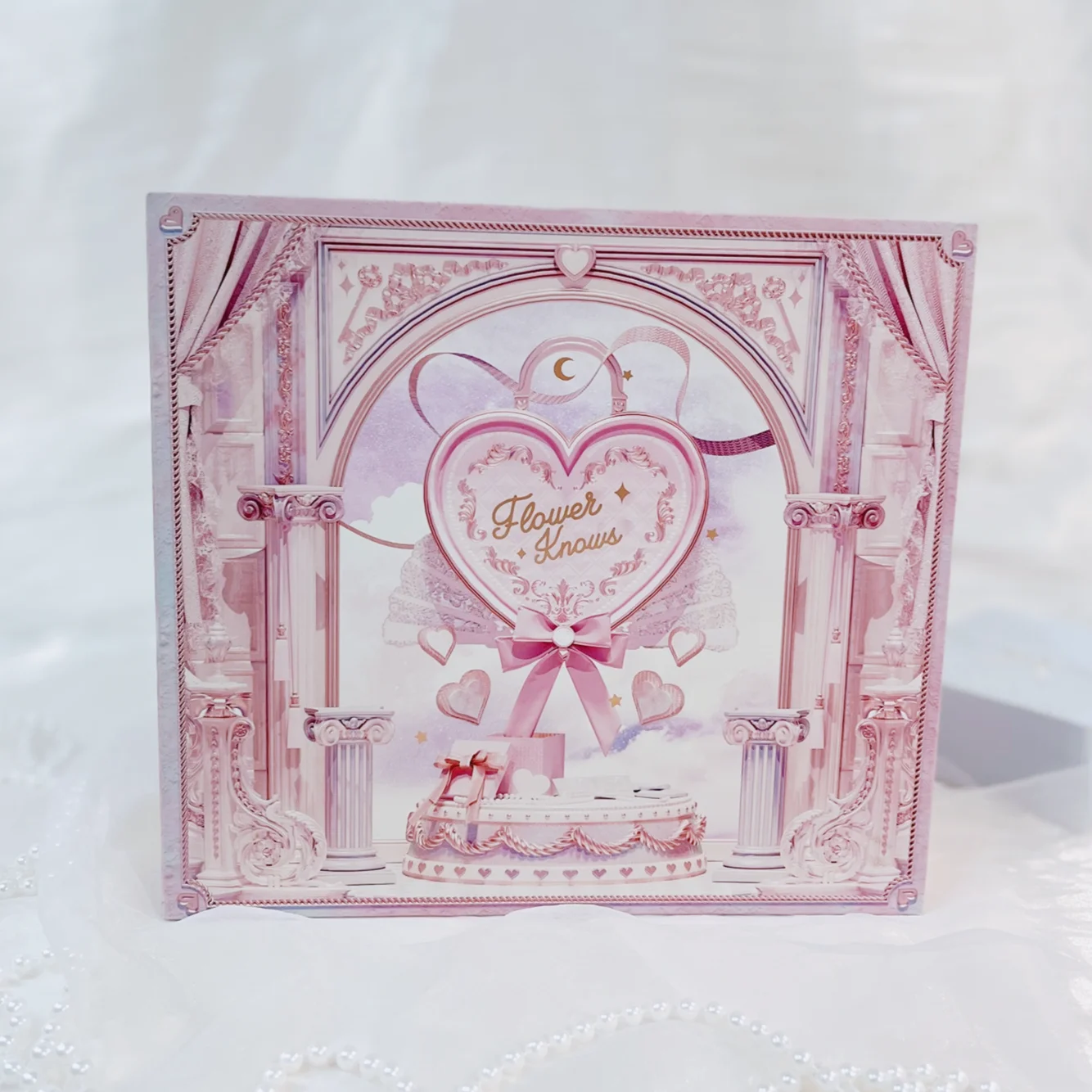 rare-flower-knows-edicion-limitada-para-el-dia-de-san-valentin-2024-caja-de-regalo-rosa-vacia