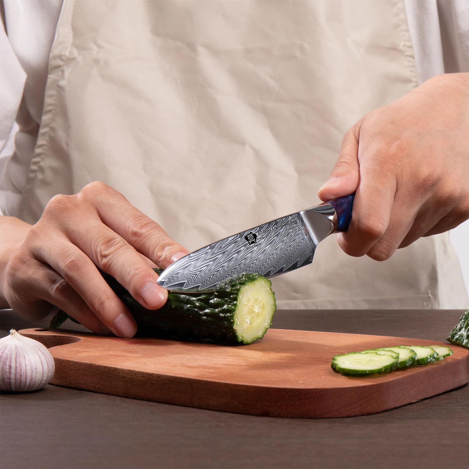 

WILDMOK Kitchen Utility Knife - Multipurpose Knife for Peeling Dicing, 5"Damascus 67 Layer Damascus VG10 Steel with Resin Handle