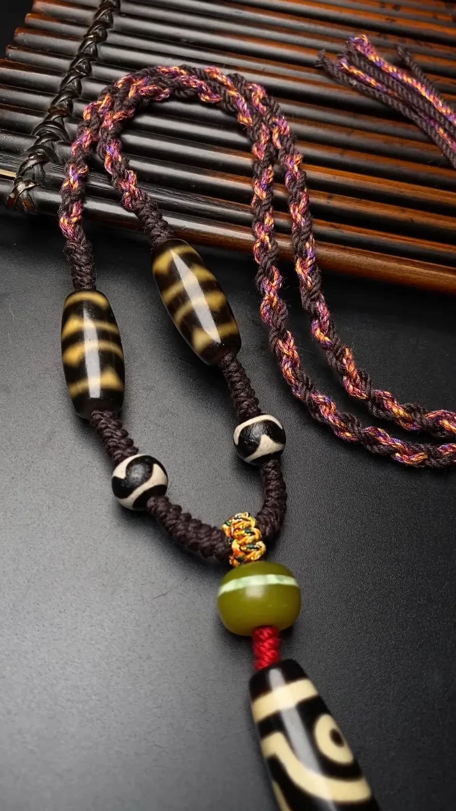Rare Tibetan Old Oily Agate Dzi *3 Eyes Tiger Teeth* Beads Necklace M0428