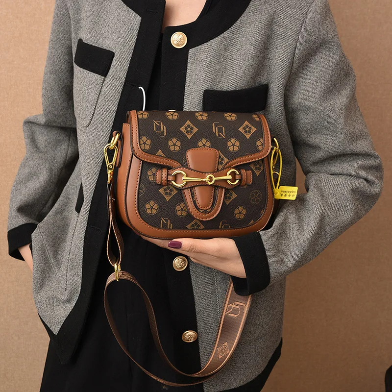 Women's new retro fashion versatile shoulder messenger bag