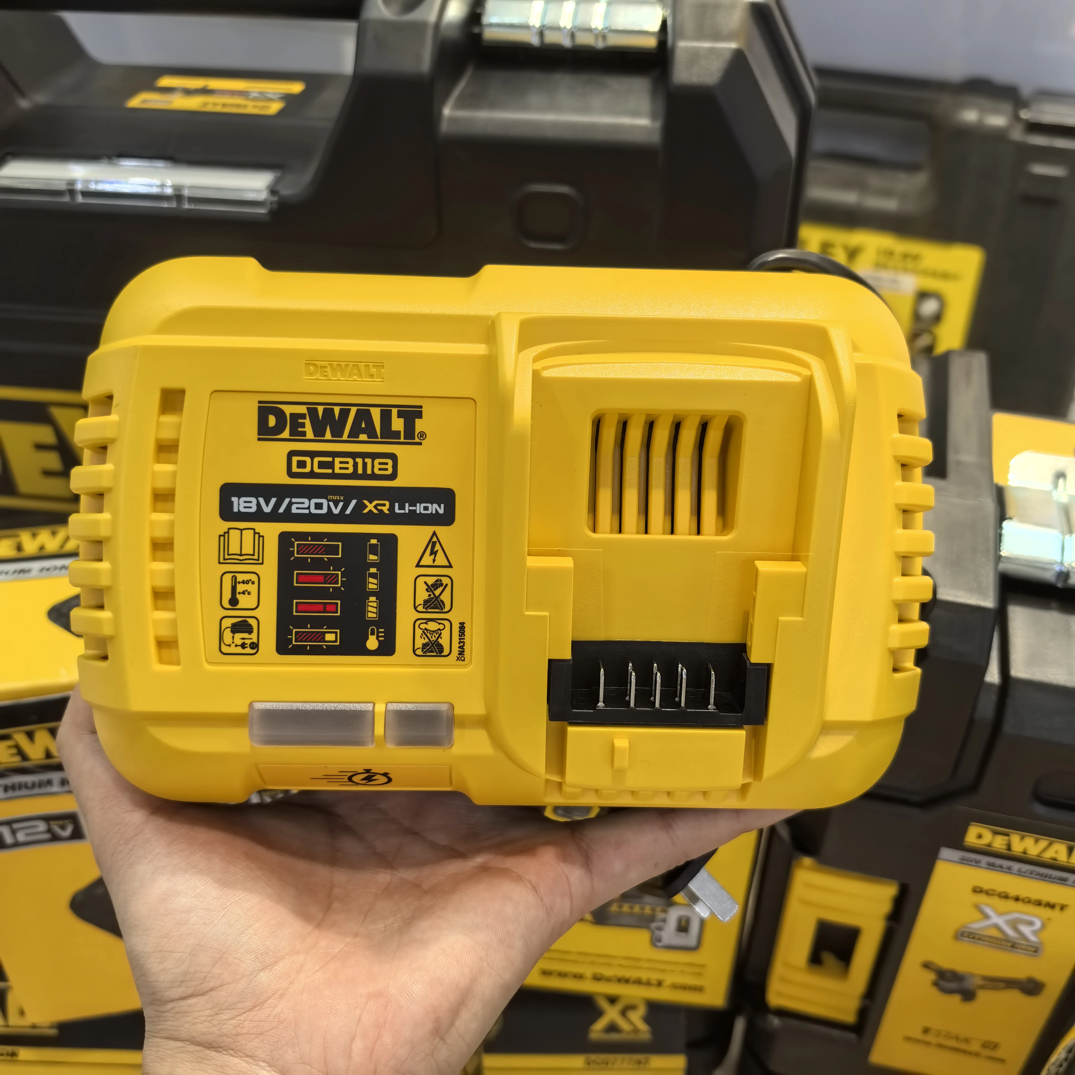 DEWALT DCB1104 Charger DCB118 Fast Charger Suitable For DEWALT 18V/ 20V Full Series Power tools