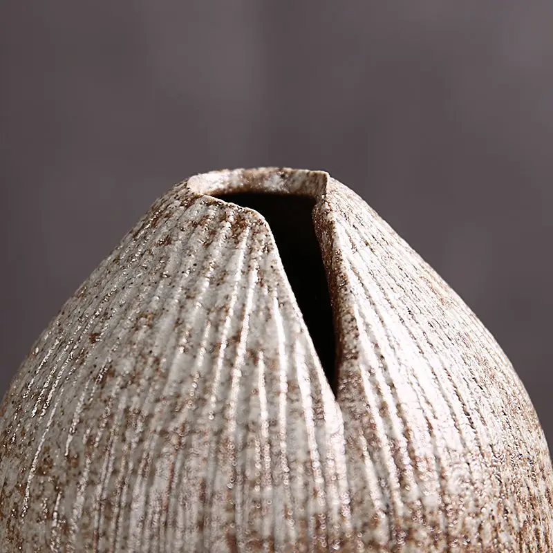 Creative Ceramic Handmade Desktop Decoration Ceramic Small Flower Vase Home Retro Hydroponic Vase Japanese Style Zen Vase LF328