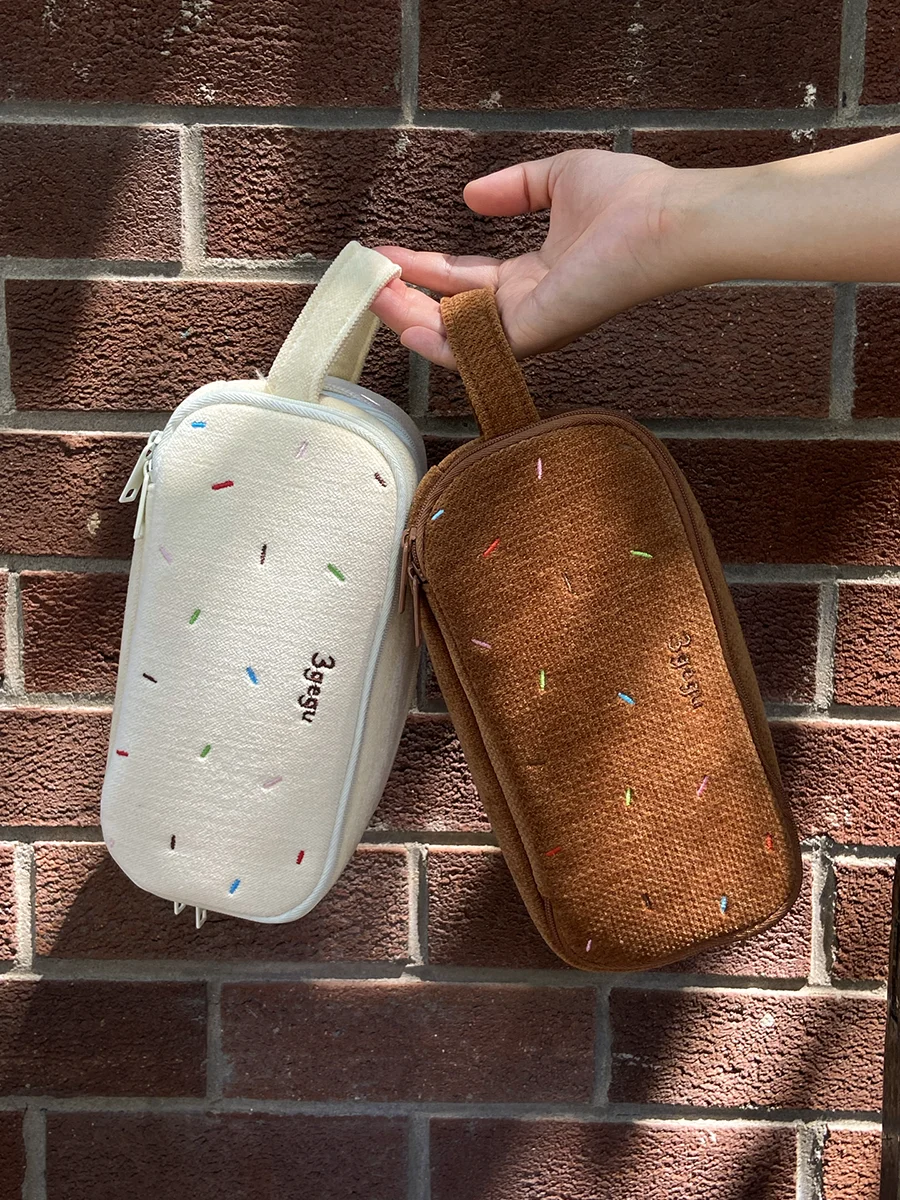 Three mushroom sweet makeup bags portable large capacity storage bags travel bags toiletries  makeup storage view 4