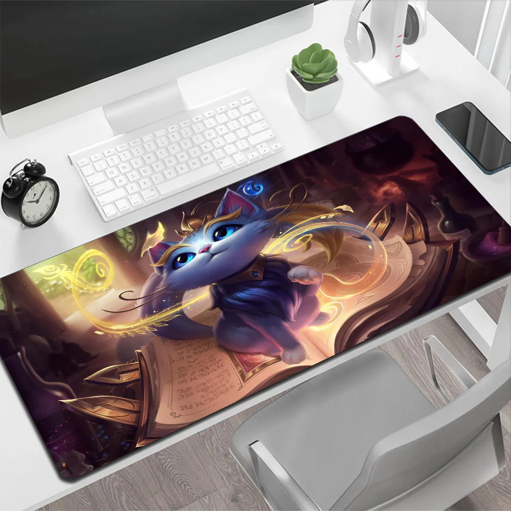 League of Legends Yuumi Large Mouse Pad Gaming Mouse Pad PC Gamer Computer Mouse Mat Big Mousepad XXL Carpet Keyboard Desk Mat