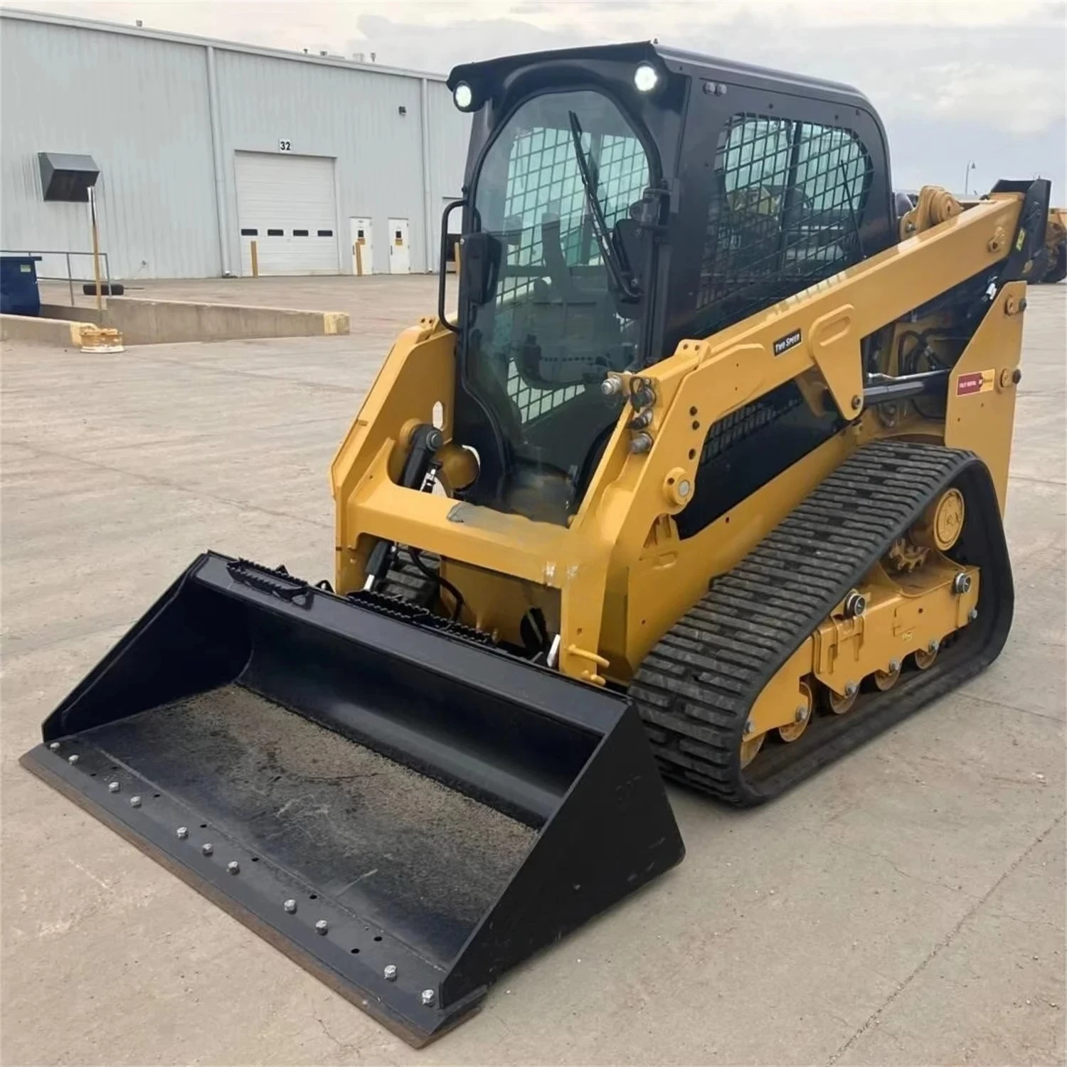 Pala cingolata cingolata Binario in gomma Secchio multifunzionale 4 in 1 alimentato a diesel con forchetta per paesaggistica a terra morbida