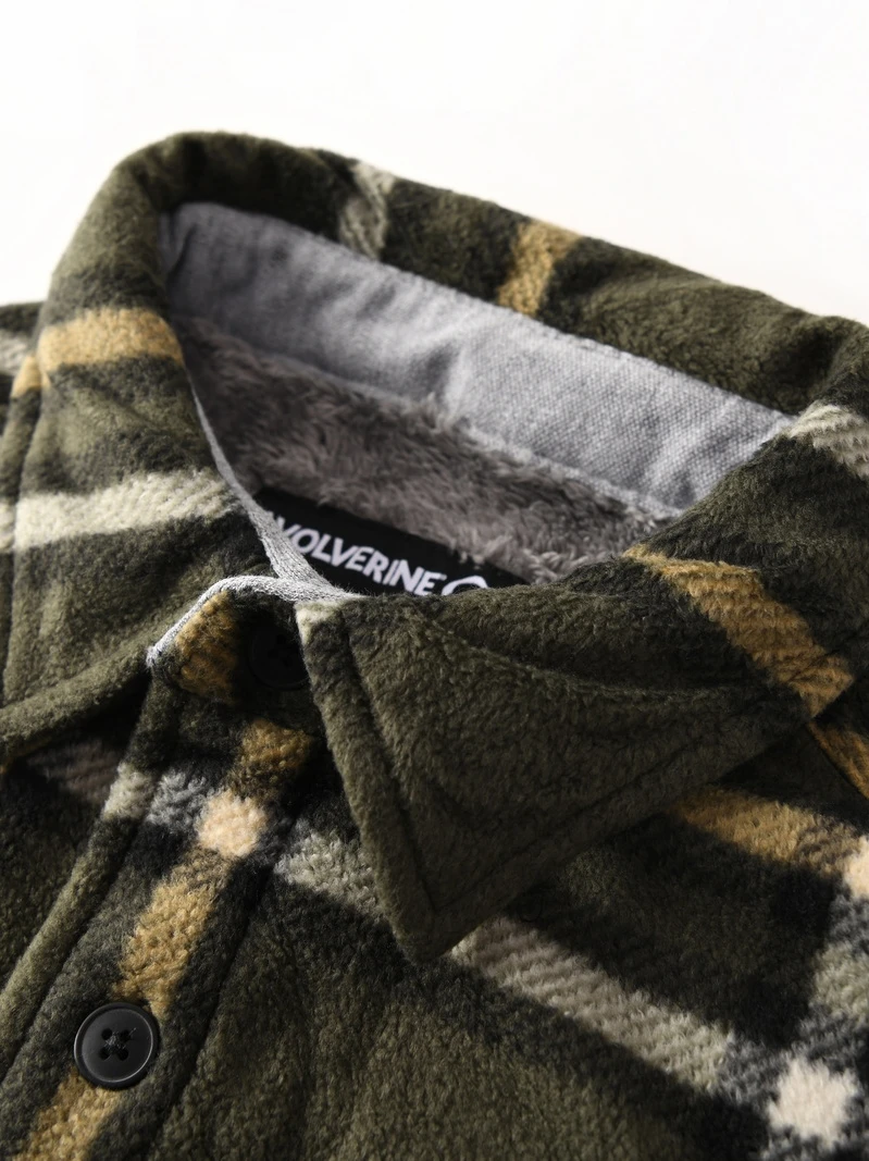 قميص رجالي كاروهات بأكمام طويلة مبطن بالصوف سميك وفضفاض للشتاء بأسلوب حضري عصري من ألياف البوليستر للشباب