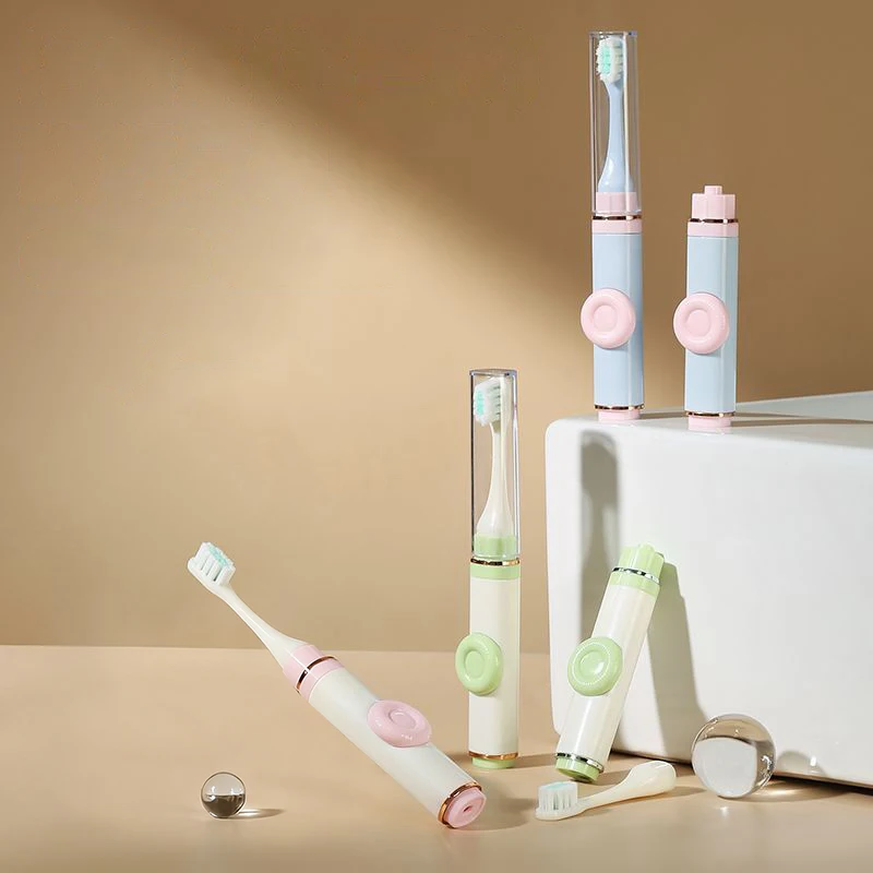 

1 шт. 2-в-1 портативная складная зубная щетка с пылезащитным чехлом, набор дорожных зубных щеток, креативные инструменты для чистки зубов, можно держать зубную пасту