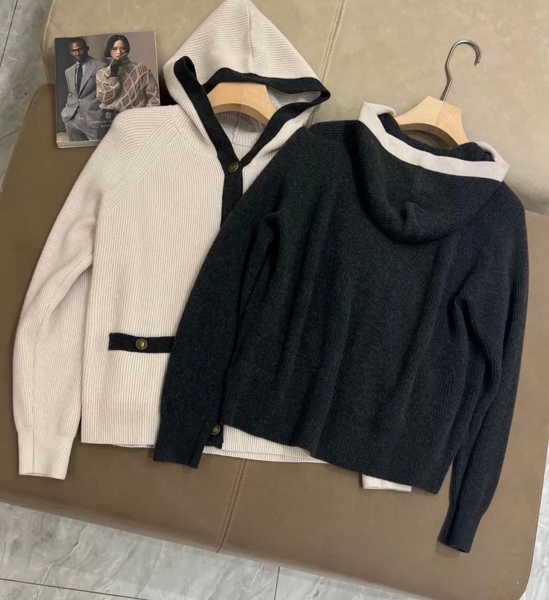 

Женская осенне-зимняя новая шерстяная кашемировая куртка с цветными блоками и капюшоном, трикотаж, кардиган