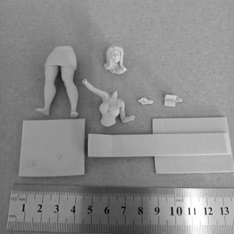 Serious Teacher NSFW two versions Resin Figure diy 1/24 Scale 75mm Model Kit Unassembled and Unpainted Sculpture toy