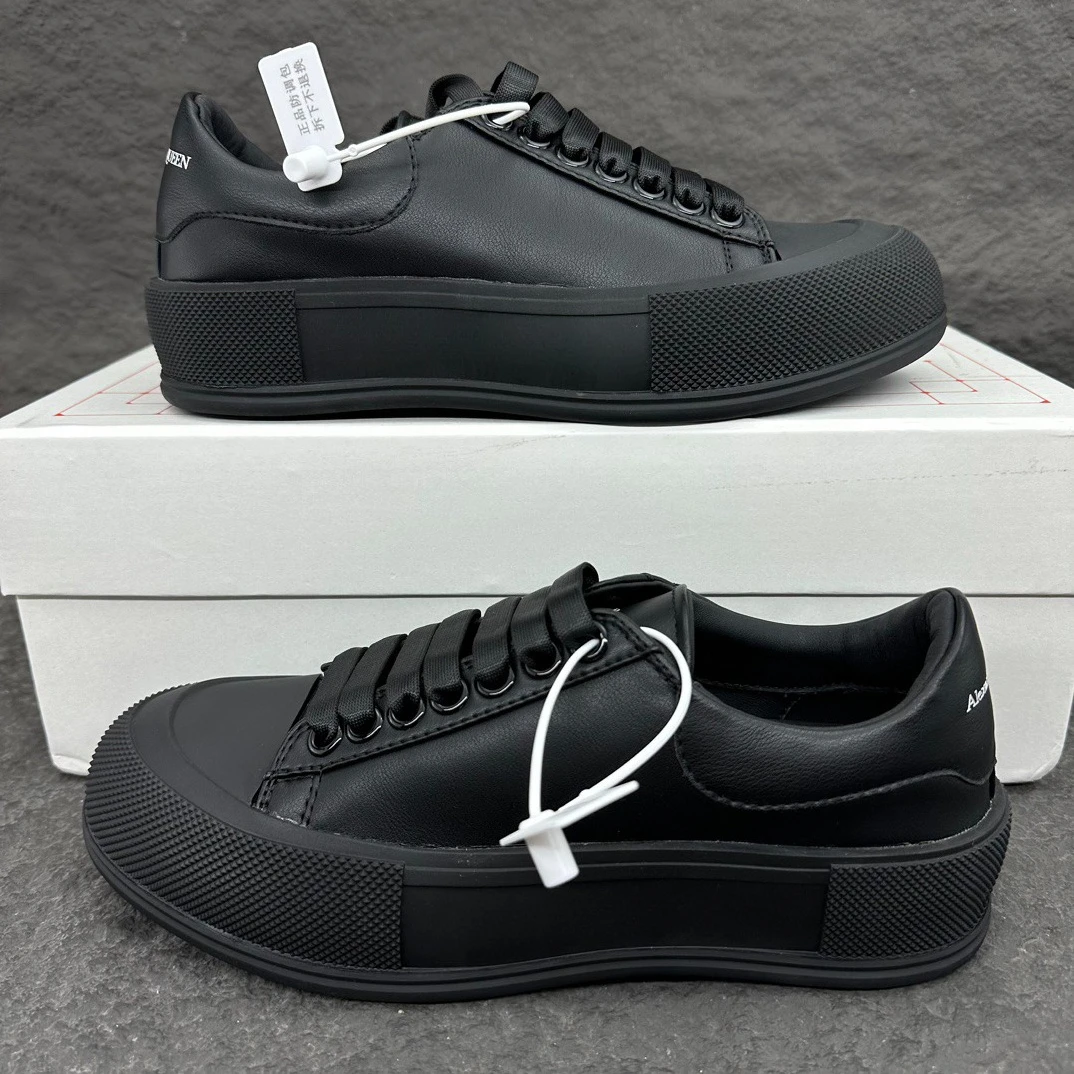 Zapatos casuales de lujo para parejas, zapatillas blancas de cuero de excelente calidad, zapatos de lona antideslizantes que aportan altura, regalos para las fiestas.