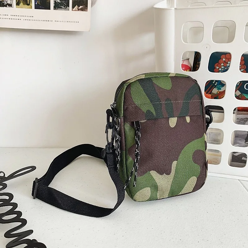 

Men's Camouflage Crossbody Bag Minimalist Lightweight Casual Small Shoulder Messenger Pouch with Zipper