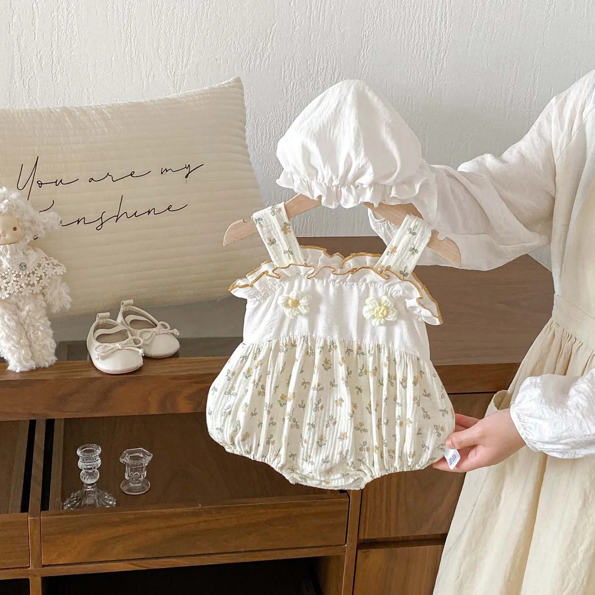 Children's Summer New Product: Three Dimensional Flower Fragrant Butt Clothes for Baby Girls, Baby Straps Romper