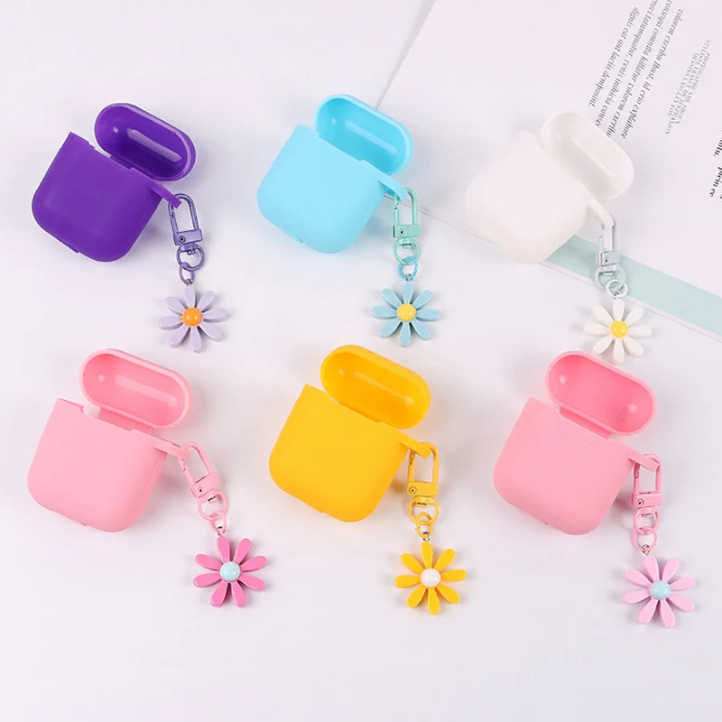 Daisy Keychain Flower Key Chain Girl Cute Car Keyring Earphone Cover Pendant Purse Backpack Ornament Accessories