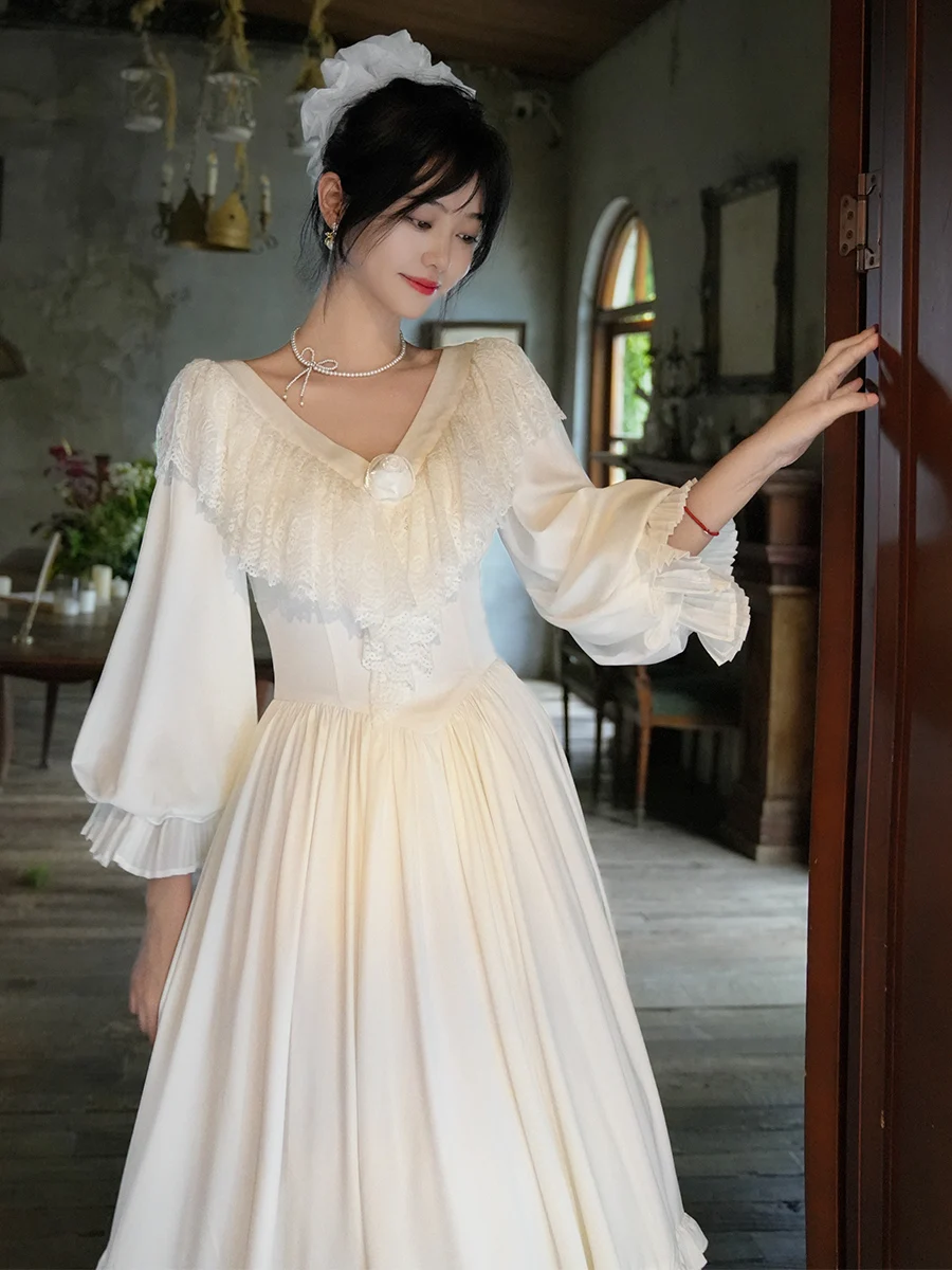 TIYIHAILEY Frühling Herbst Frauen Satin Spitze Kleid Laterne Hülse Lange Maxi Damen S-XL Vintage Hohe Taille 2025, Neue V-ausschnitt weiß