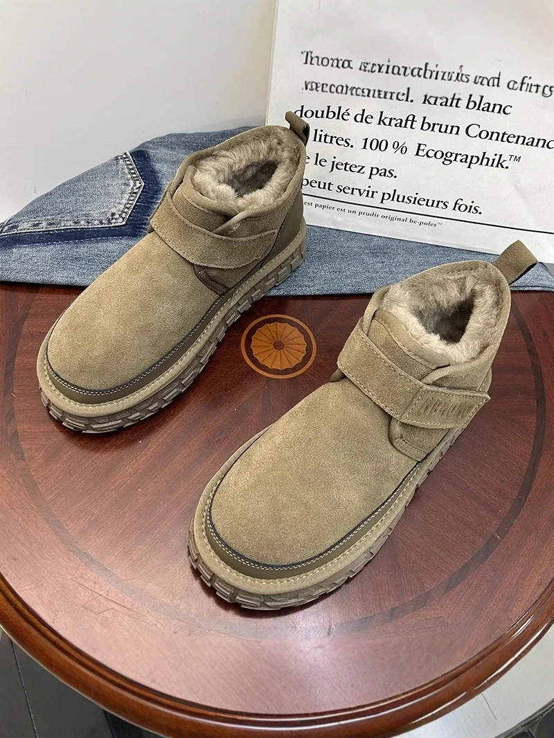 

Men's Winter Thickened Fleece Lined Snow Boots Leather Fur Integrated Anti-slip Waterproof Tire Bottom Short Casual Boots