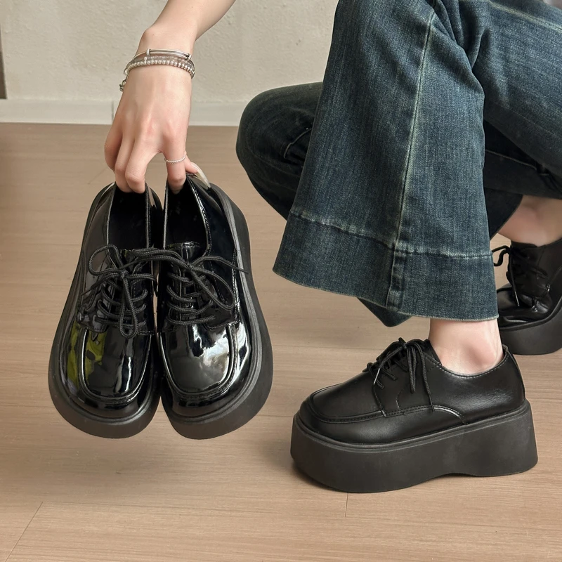 

2025 Новые женские осенние лоферы на толстой подошве - Женские туфли на плоской подошве со шнуровкой - Дизайнерская модная кожаная повседневная обувь