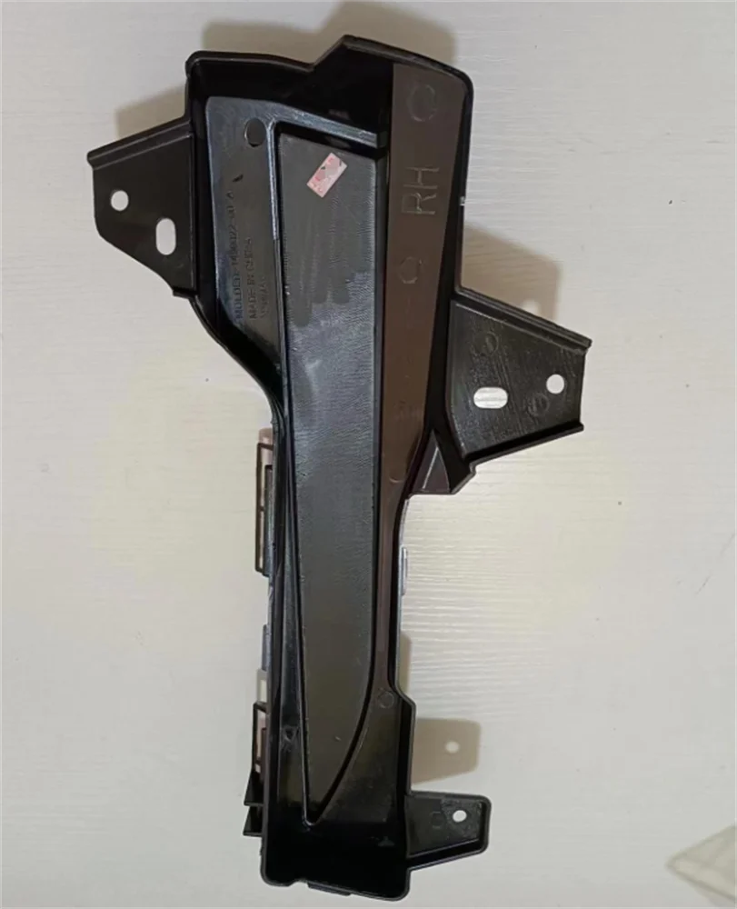 New applicable to Tesla Model 3 MODEL Y Aperture free fog lamp frame 1490022-00-A on the left and 1490023-00-A on the right