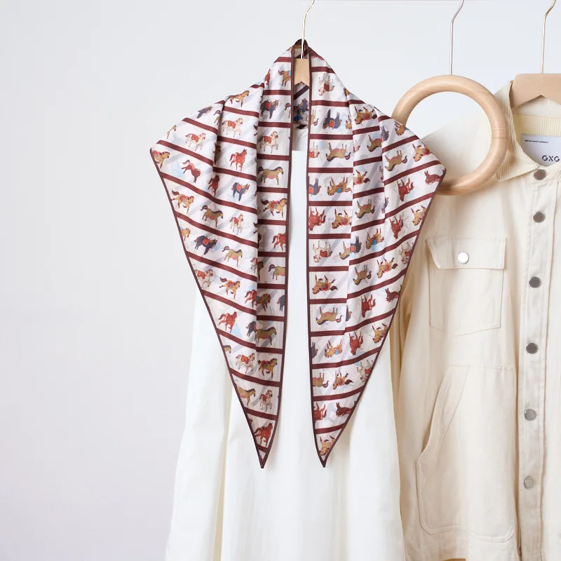 New Light Luxury Simulation Silk Wear with Old Money Wind Belt Double-sided Different-color Printed Triangular Silk Scarf