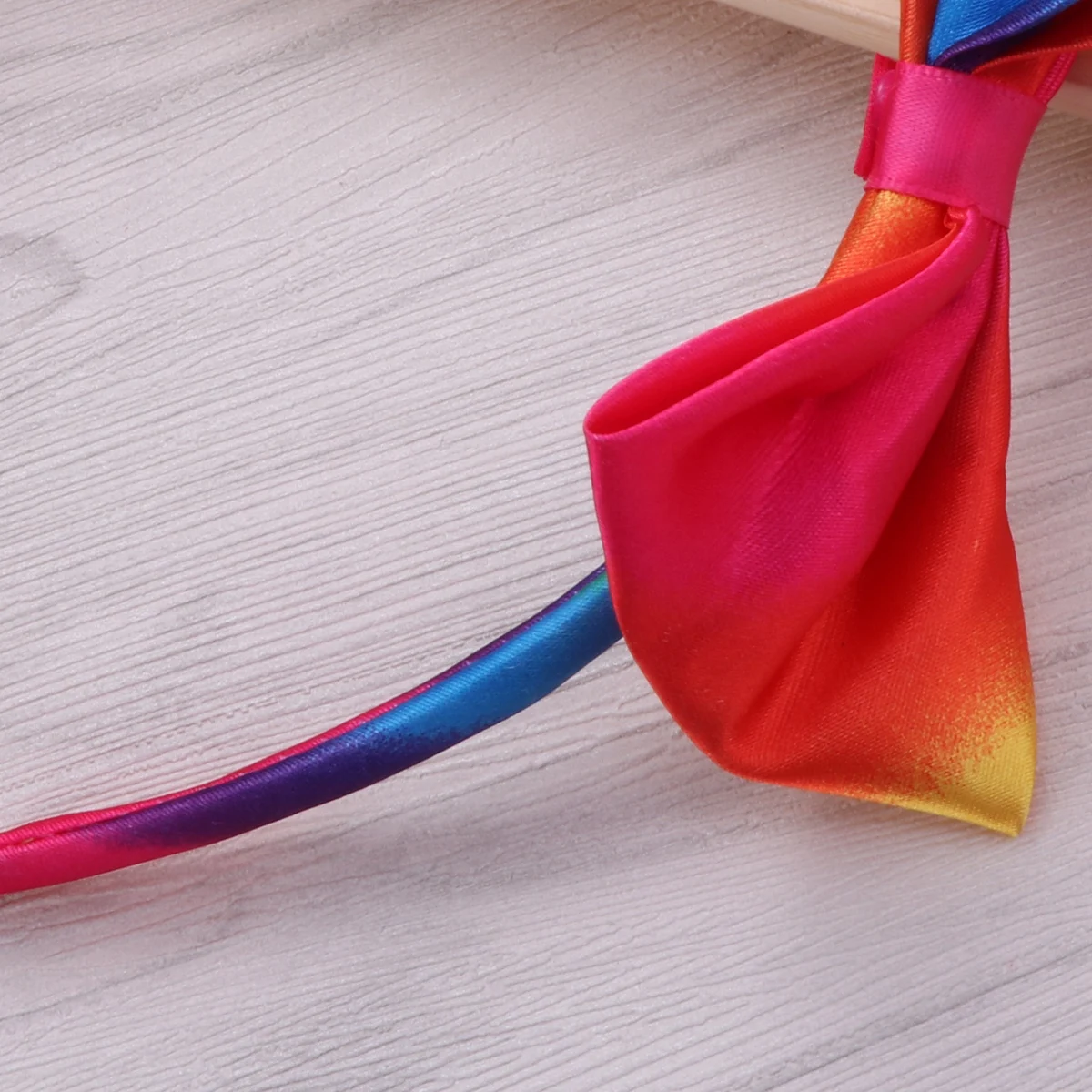 

2 шт., повязки для волос с радужным атласом и бантом для девочек, мягкая ткань, удобный подарок для вечеринки, повседневная одежда, реквизит для фотобудки