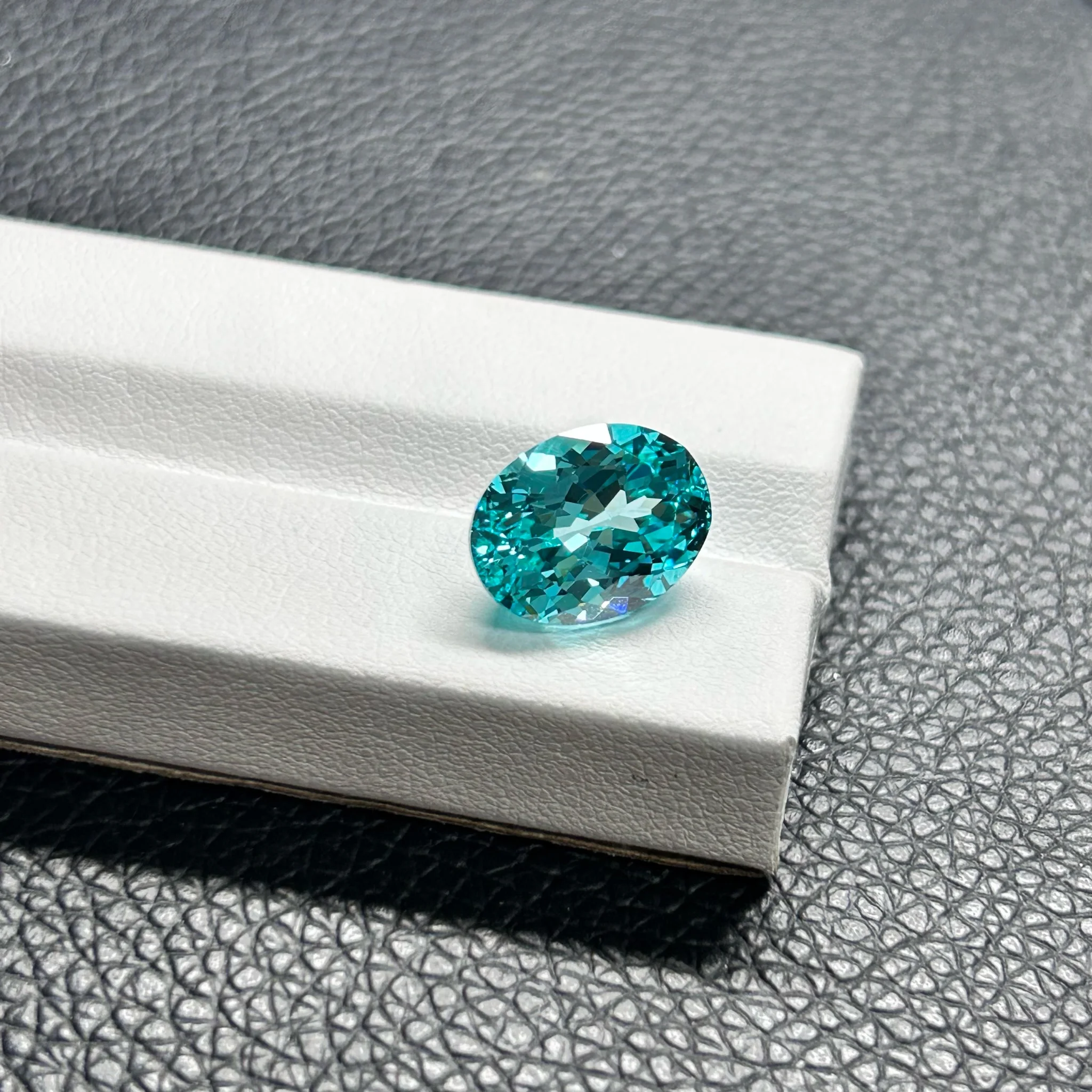 Lab Created Oval Cut Blue Paraiba 7.5x10mm 3.8cts Lab Grown Gemstones For Jewelry