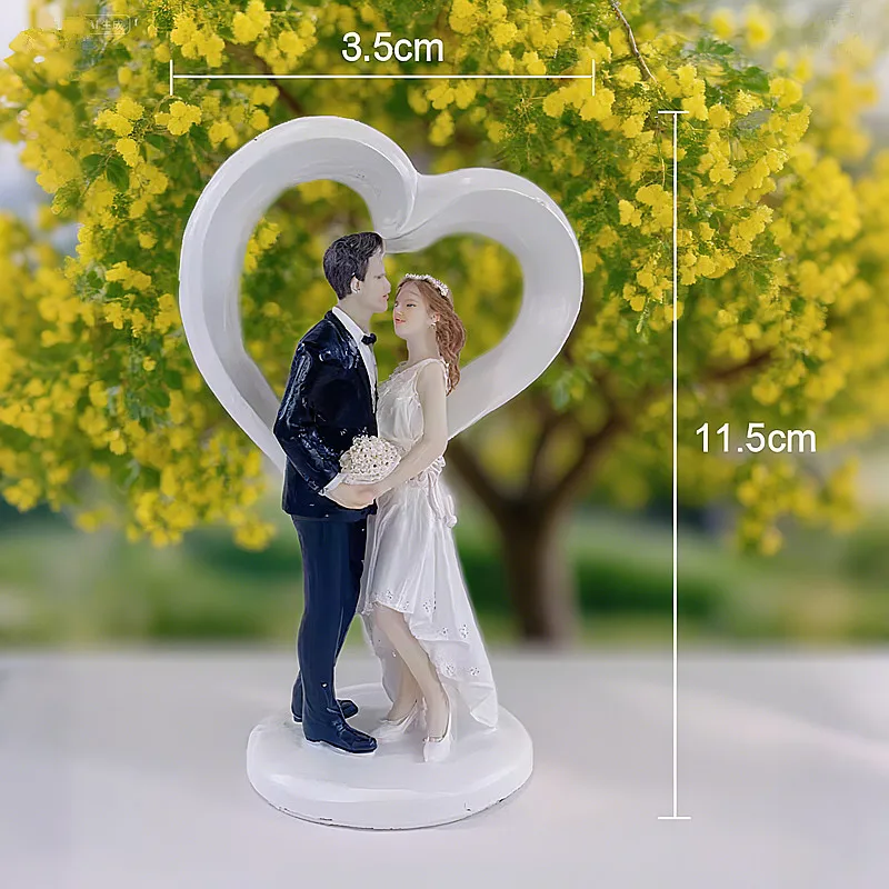 Cute Style Bride and Groom Wedding Cake Topper Figurines Engagement /Wedding Cake Decorating Mixed Style Car Decortion Figurines