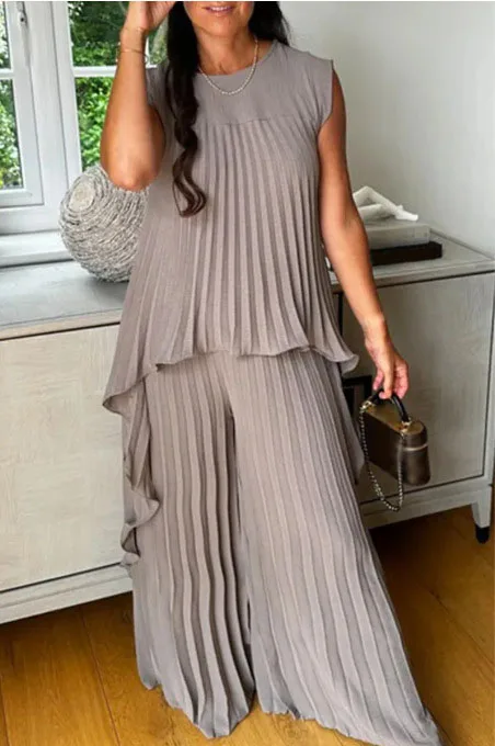

Fashion Pleated Two Piece Set Casual O-neck Short Sleeve Asymmetric Extended Pullover High Waist Wide Leg Pants Set For Women